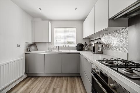 4 bedroom end of terrace house for sale, Fairlawn Crescent, Greenhithe DA9