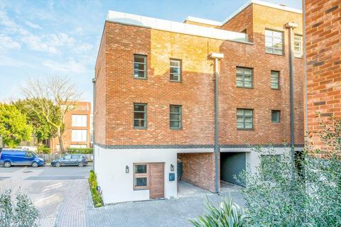 Elm Grove, London SW19
