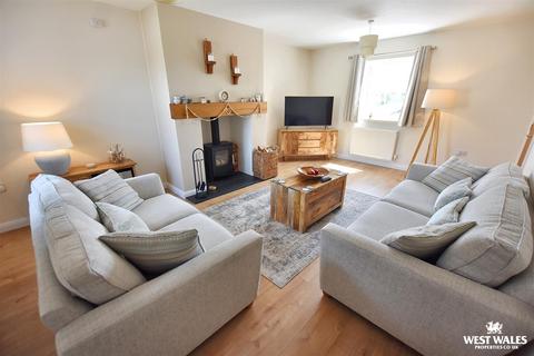 4 bedroom detached house for sale, Haverfordwest