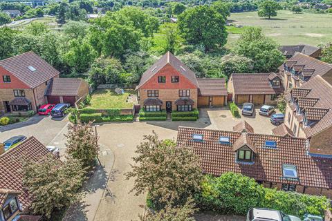 8 Catesby Croft, Loughton, Milton Keynes, MK5 8FH