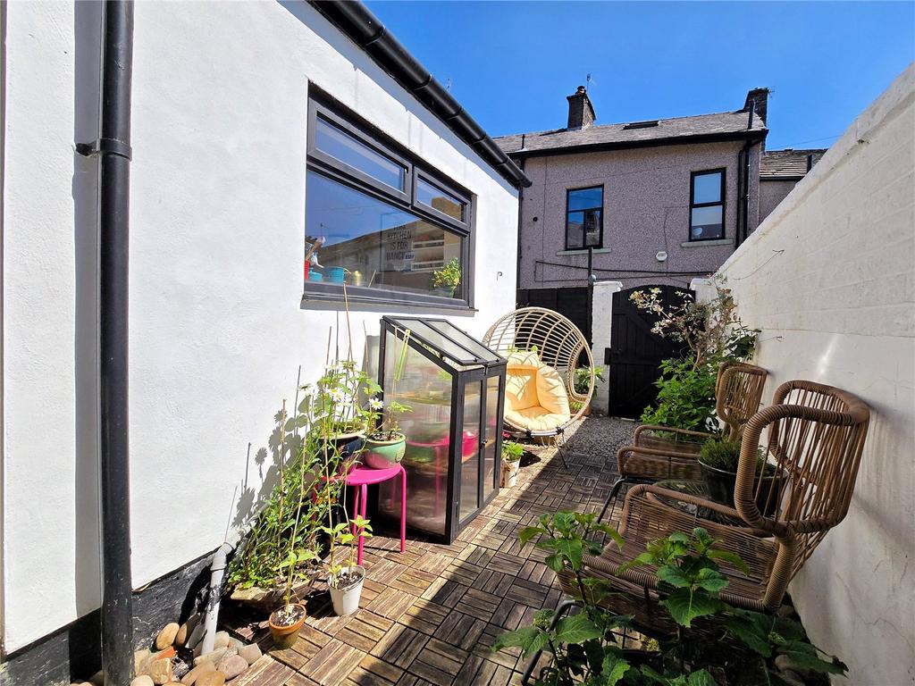Rear Patio Garden