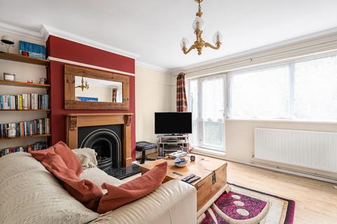 2 bedroom flat for sale, Longfield Crescent, London