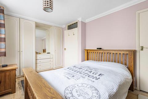 2 bedroom flat for sale, Longfield Crescent, London