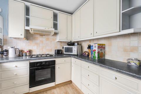 2 bedroom flat for sale, Longfield Crescent, London