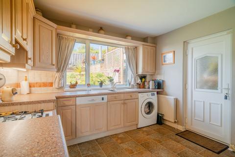 1 Alexandra Way, Crediton, EX17 2EA
