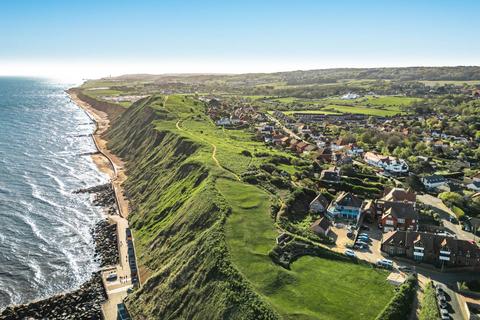 3 bedroom chalet for sale, Cliff Road, Sheringham NR26