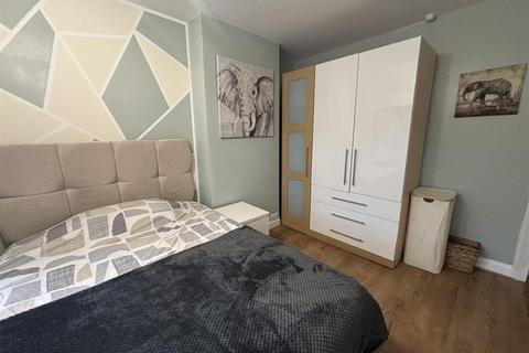 5 Abbey Drive, Leicester, LE4 2AL