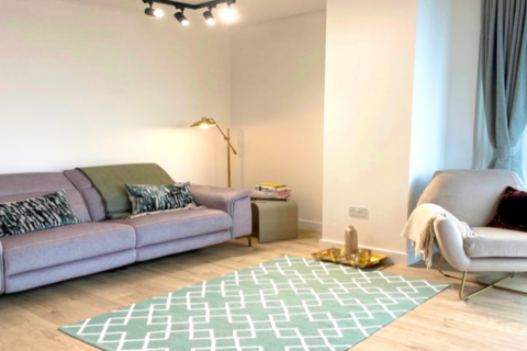 2 bedroom flat to rent, 250 City Road D