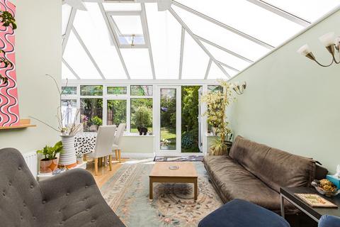 4 bedroom semi-detached house for sale, Oakmere Avenue, Potters Bar, EN6