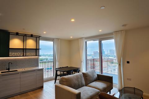 2 bedroom flat to rent, Poplar Riverside 2