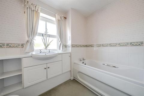 4 bedroom detached house for sale, Shillingston Drive, Shrewsbury