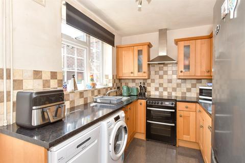 230 Romford Road, Aveley, South Ockendon, RM15 4PH