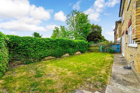 8 Bosgrove, London, E4 6QT