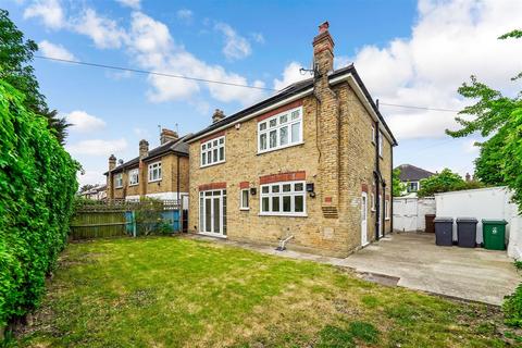 8 Bosgrove, London, E4 6QT