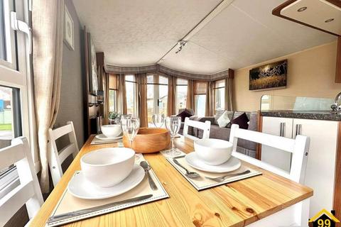 3 bedroom park home to rent, Park Road, Birchington, Kent, CT7