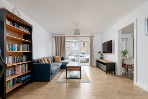 Flat 5, 21b Brunswick Road, Edinburgh, EH7 5FN