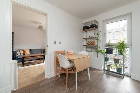 Flat 5, 21b Brunswick Road, Edinburgh, EH7 5FN