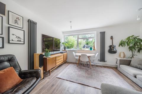 4 bedroom bungalow for sale, Saffron Platt, Guildford, Surrey, GU2