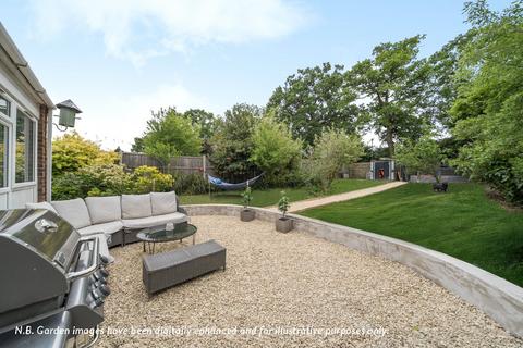4 bedroom bungalow for sale, Saffron Platt, Guildford, Surrey, GU2