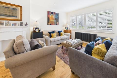 65 Court Avenue, Coulsdon, CR5 1HJ