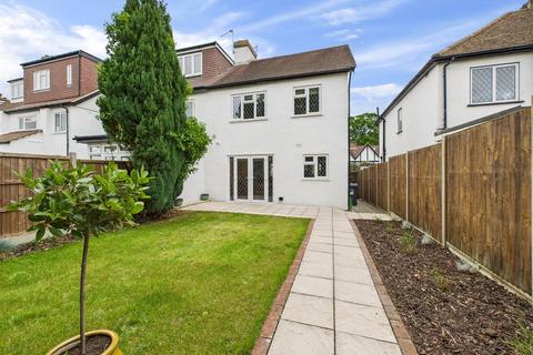 65 Court Avenue, Coulsdon, CR5 1HJ