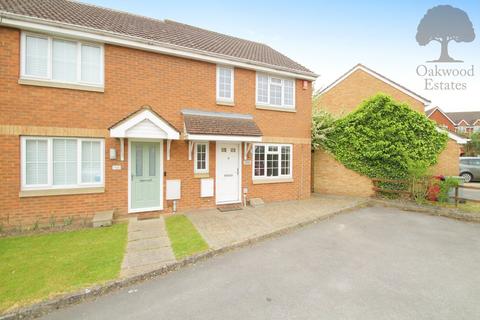 3 bedroom end of terrace house to rent, Blunden Drive, Langley SL3