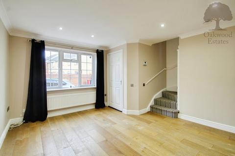 3 bedroom end of terrace house to rent, Blunden Drive, Langley SL3