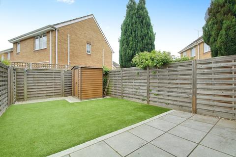 3 bedroom end of terrace house to rent, Blunden Drive, Langley SL3