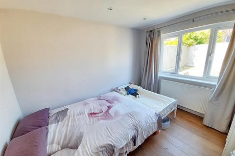 2 Briar Close, Yapton, Arundel, BN18 0ES