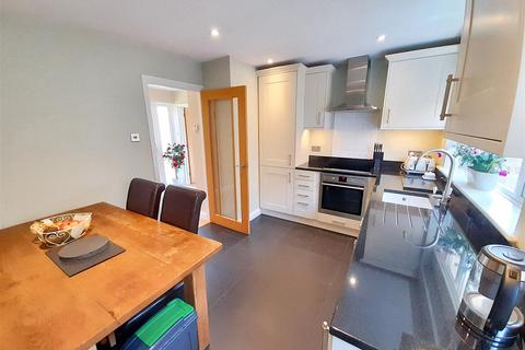2 Briar Close, Yapton, Arundel, BN18 0ES