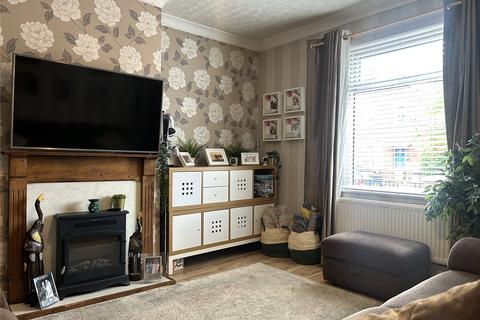 3 bedroom end of terrace house for sale, Third Avenue, Oldham, Greater Manchester, OL8