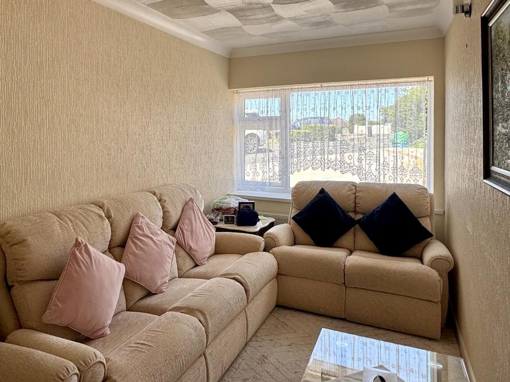 Bedroom/Sitting Room