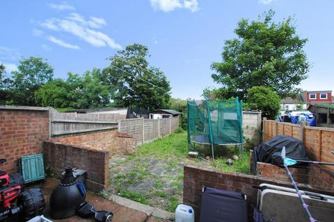 3 bedroom terraced house for sale, Penderry Rise, London SE6