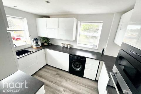 3 bedroom semi-detached house for sale, Devon Road, Luton