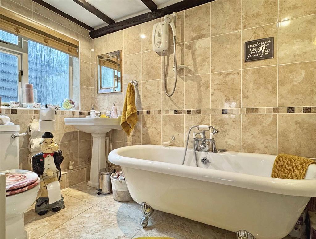 Bathroom.jpg