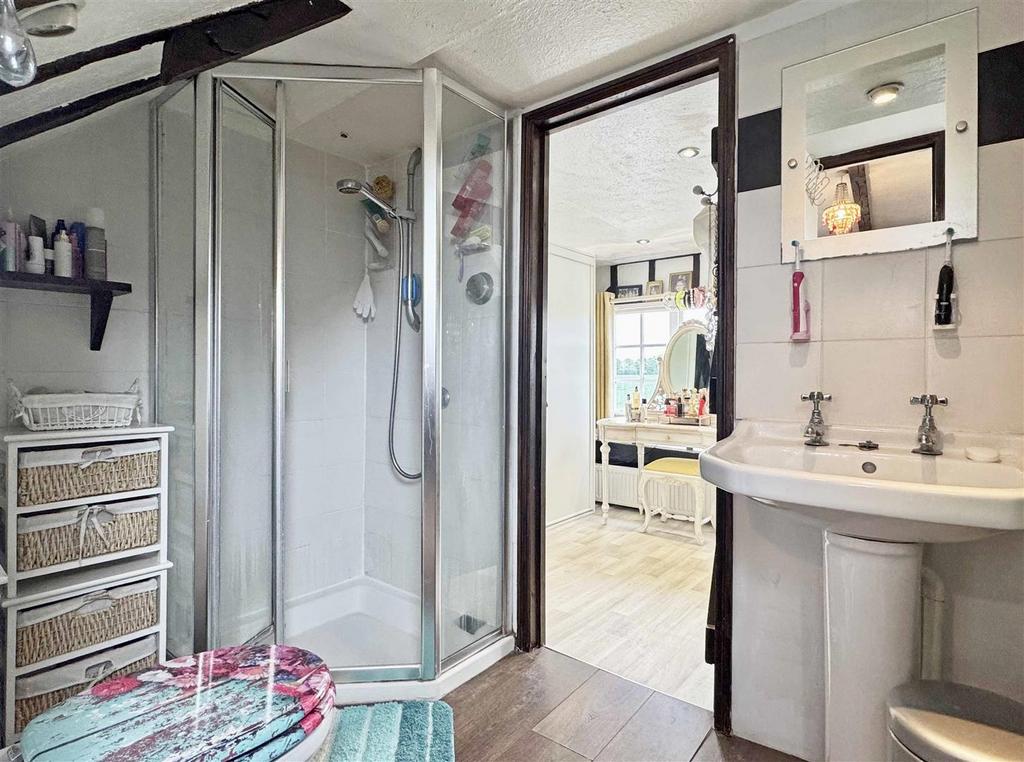 Shower Room.jpg