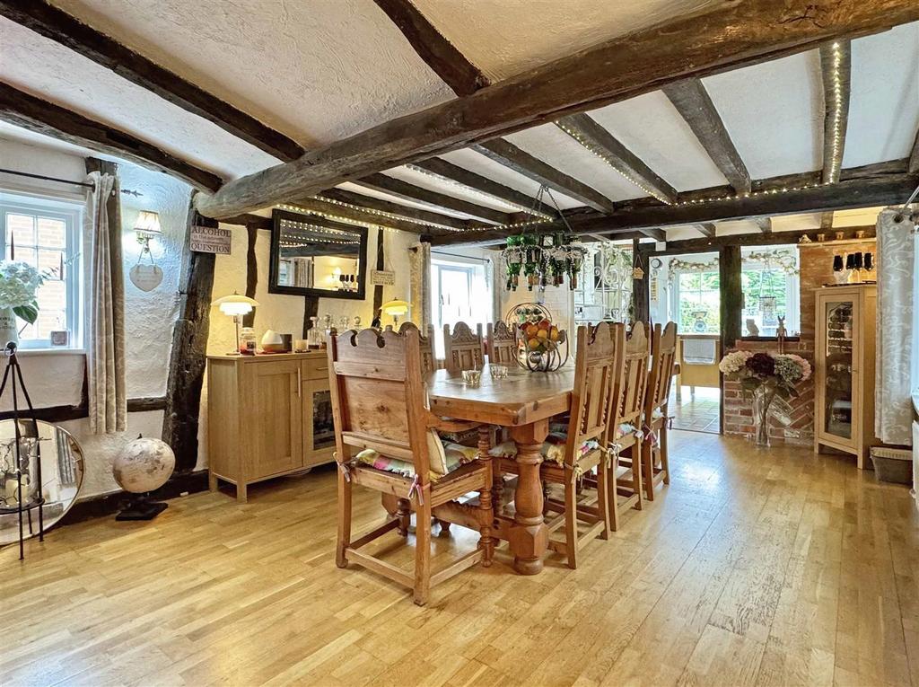 Dining Room.jpg