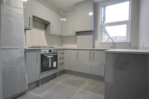 1 bedroom in a house share to rent, Sandringham Road, London, NW2 5EJ