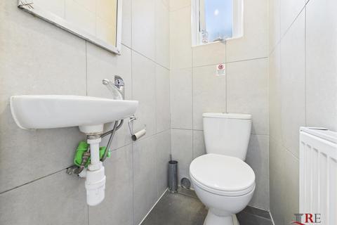 1 bedroom in a house share to rent, Sandringham Road, London, NW2 5EJ