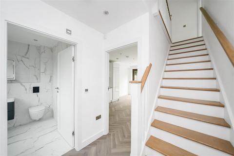 4 bedroom end of terrace house for sale, Larkshall Road, London E4