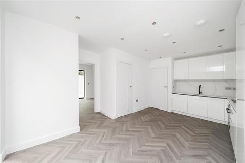 4 bedroom end of terrace house for sale, Larkshall Road, London E4