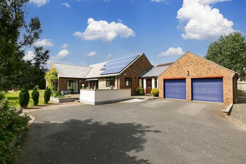 The Lorraul Town Street, Shiptonthorpe, York, YO43 3PE