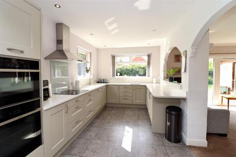 The Lorraul Town Street, Shiptonthorpe, York, YO43 3PE
