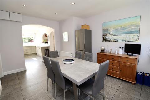 The Lorraul Town Street, Shiptonthorpe, York, YO43 3PE