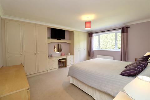 The Lorraul Town Street, Shiptonthorpe, York, YO43 3PE