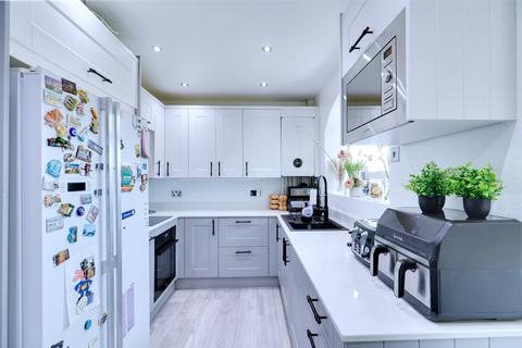 256 Romford Road, Aveley, South Ockendon, RM15 4PD