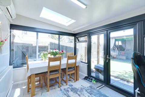 256 Romford Road, Aveley, South Ockendon, RM15 4PD