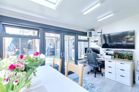 256 Romford Road, Aveley, South Ockendon, RM15 4PD