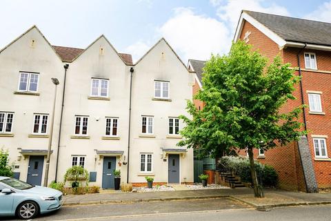 3 bedroom end of terrace house for sale, St. Helena Avenue, Milton Keynes