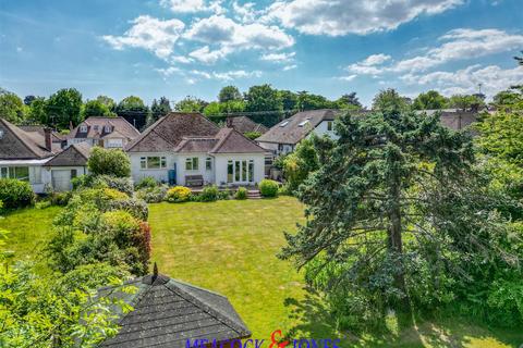 14 Newmans Drive, Hutton, Brentwood, CM13 2PZ